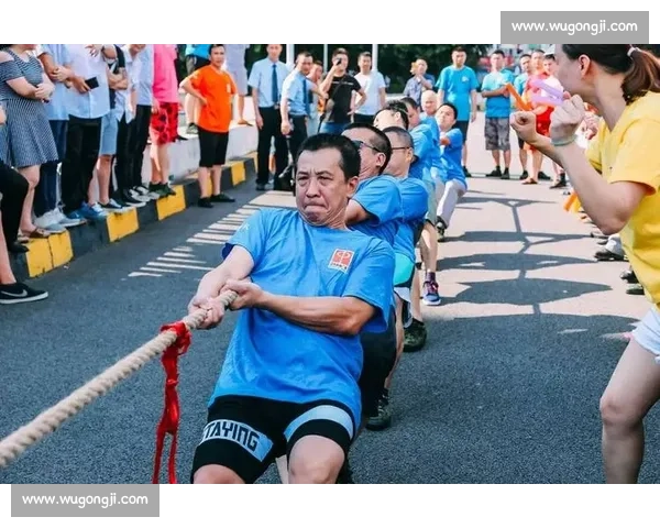游泳赛场上汗水与荣耀交织见证新冠军诞生全过程