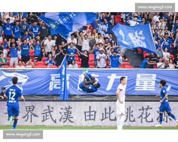 田径赛场争议判罚引发热议裁判标准和规则公平性探讨 田径赛场争议判罚引发热议裁判标准和规则公平性探讨